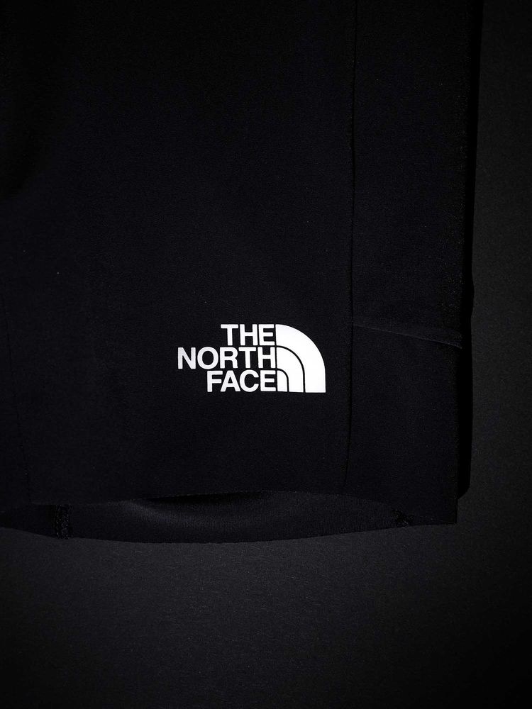THE NORTH FACE インパルスショートタイツ（ユニセックス）