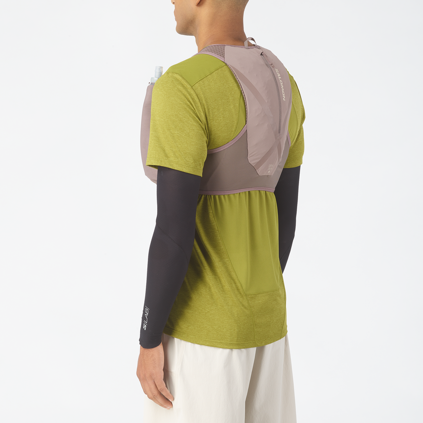 SALOMON GRVL SKIN 4 ユニセックス ランニングバッグ（フラスク付）