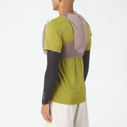 SALOMON GRVL SKIN 4 ユニセックス ランニングバッグ（フラスク付）