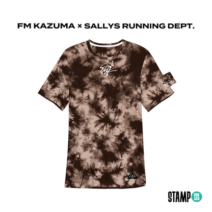 STAMP GRAPHIC RUN TEE（FM KAZMA × SALLYS RUNNING DEPT.）